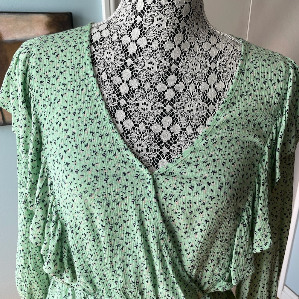 BCBGeneration green blouse, size M